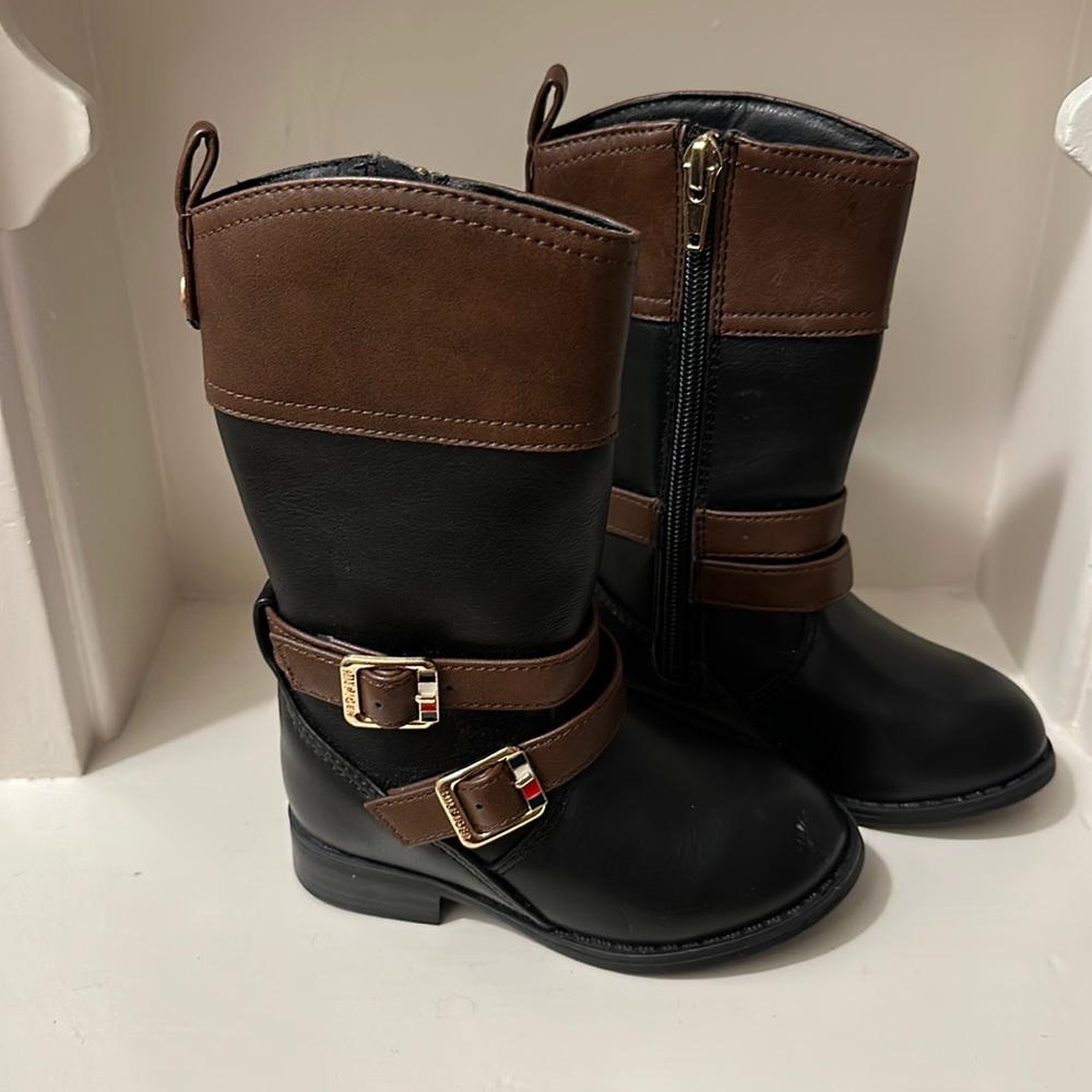 Tommy Hilfiger little girl two tone boots 🥾